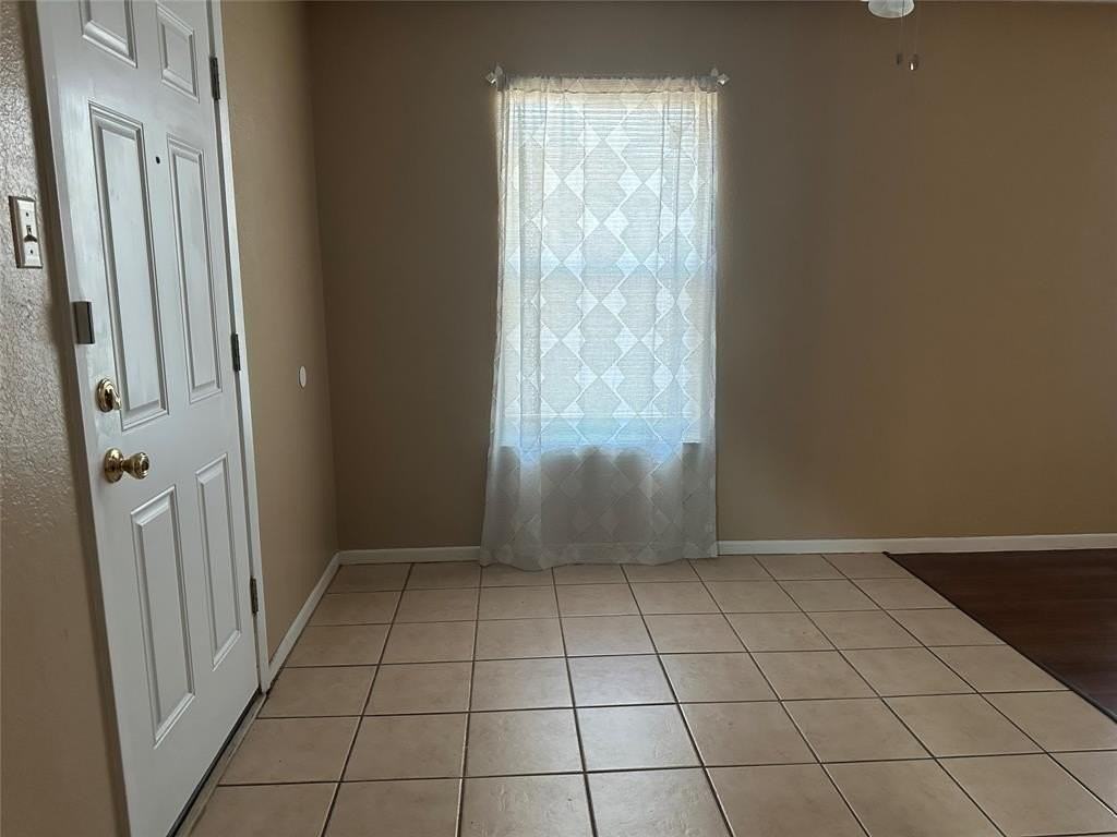 4811 S 6th St - Photo 5 of 18