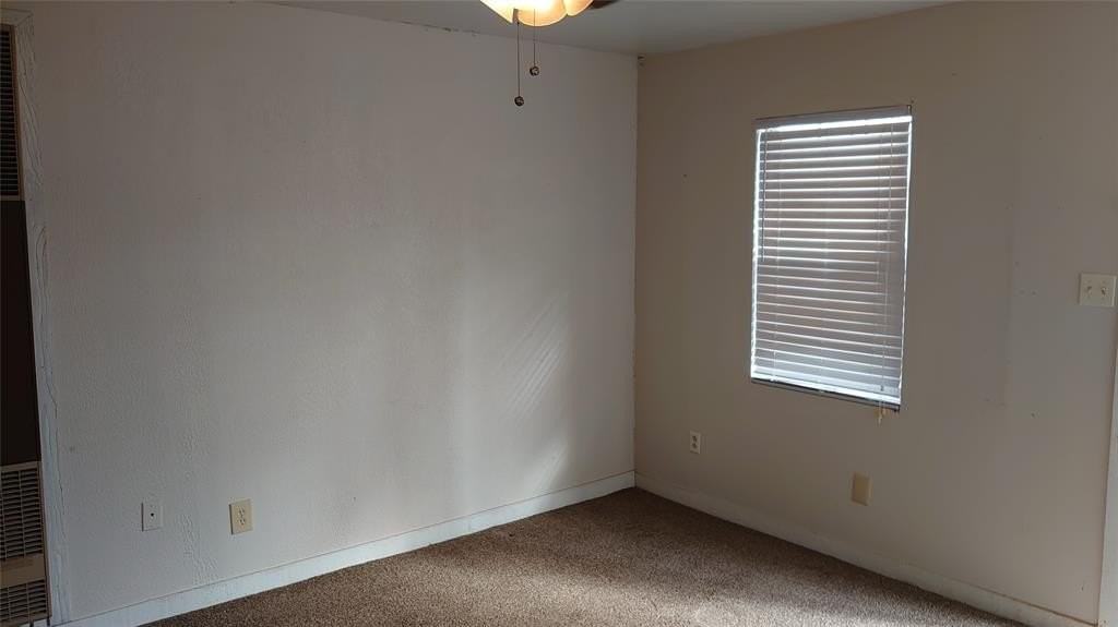 693 E North 15th St #B - Photo 3 of 13