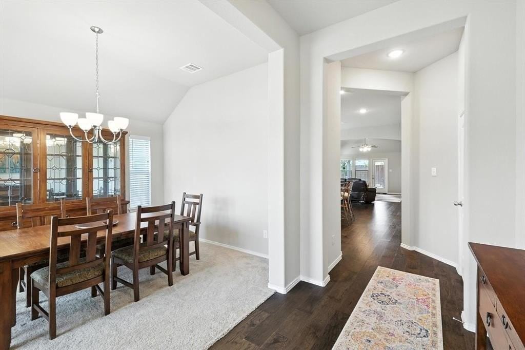 221 Gardenia Dr - Photo 5 of 30