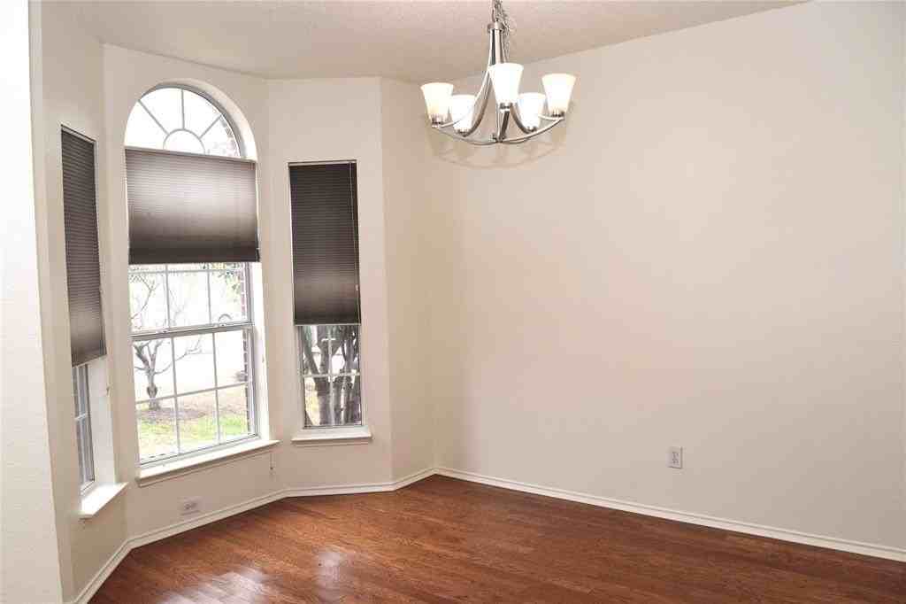 4840 Park Brook Dr - Photo 4 of 18