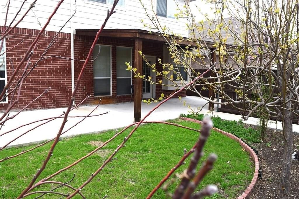 4840 Park Brook Dr - Photo 5 of 18