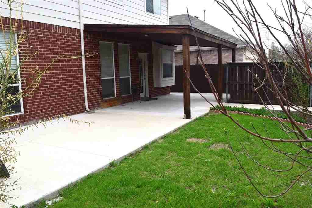 4840 Park Brook Dr - Photo 6 of 18