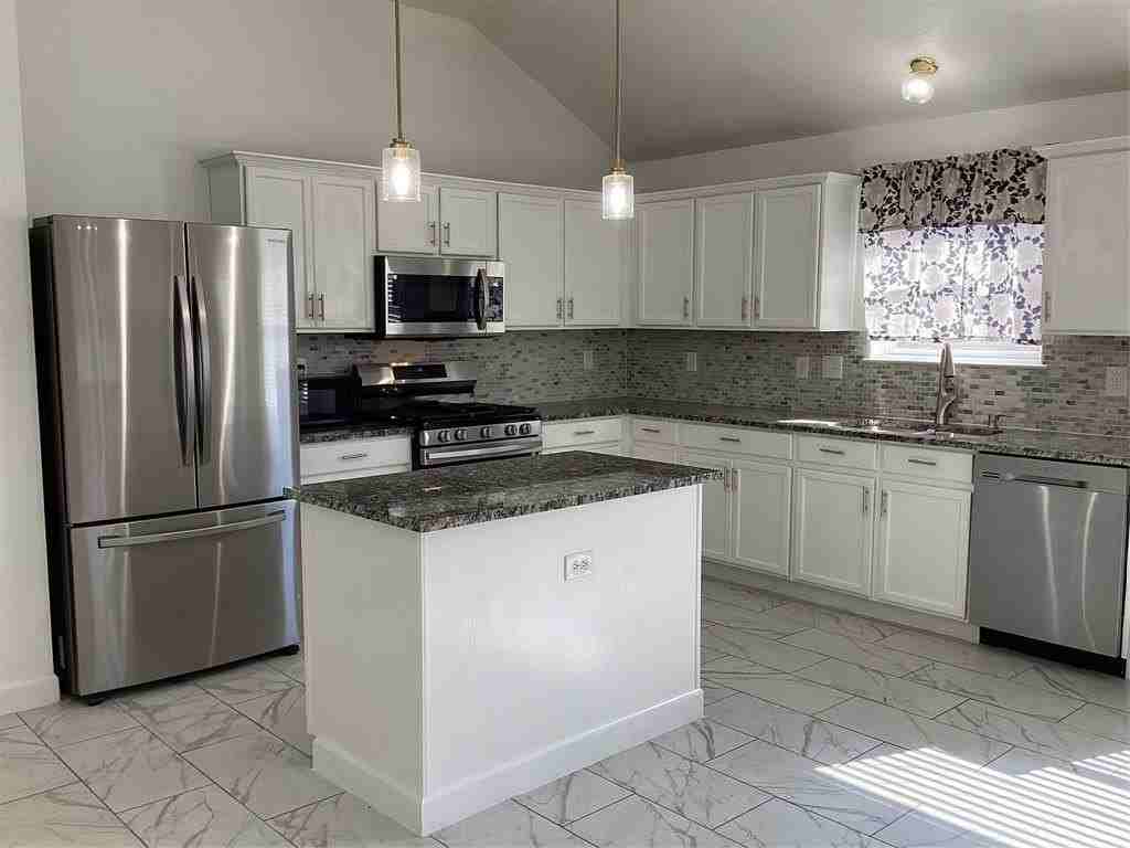 8909 Weller Ln - Photo 5 of 23