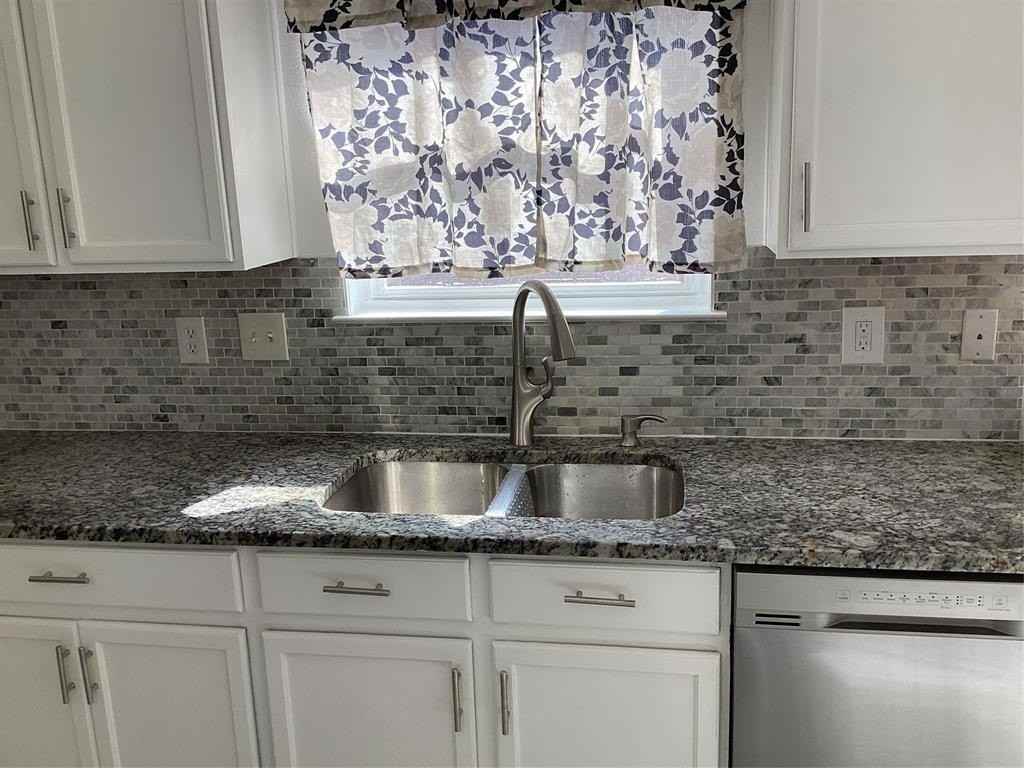 8909 Weller Ln - Photo 7 of 23