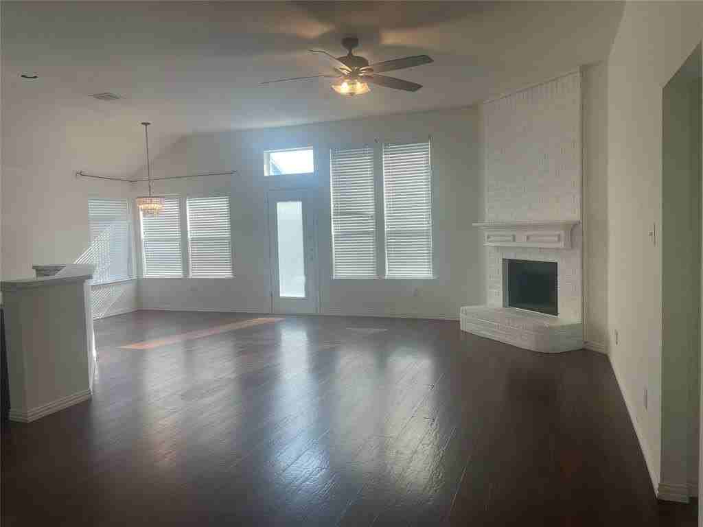 1825 Kingsbrook Trl - Photo 4 of 27