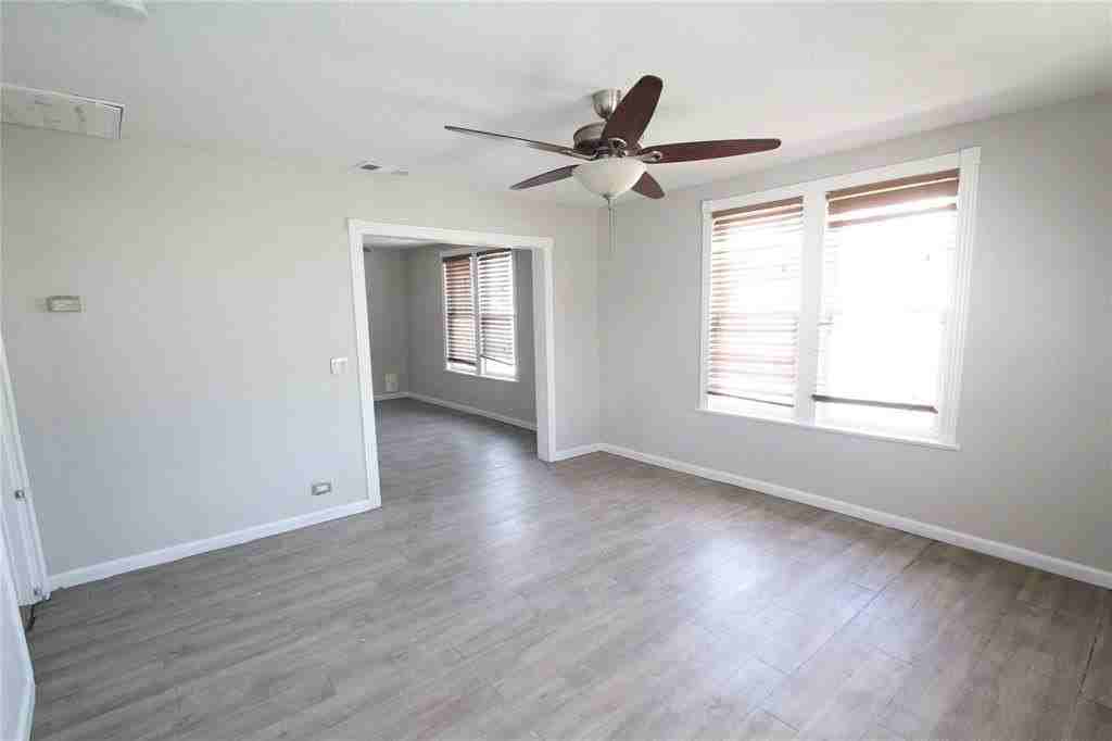 923 S Wine St - Photo 2 of 13