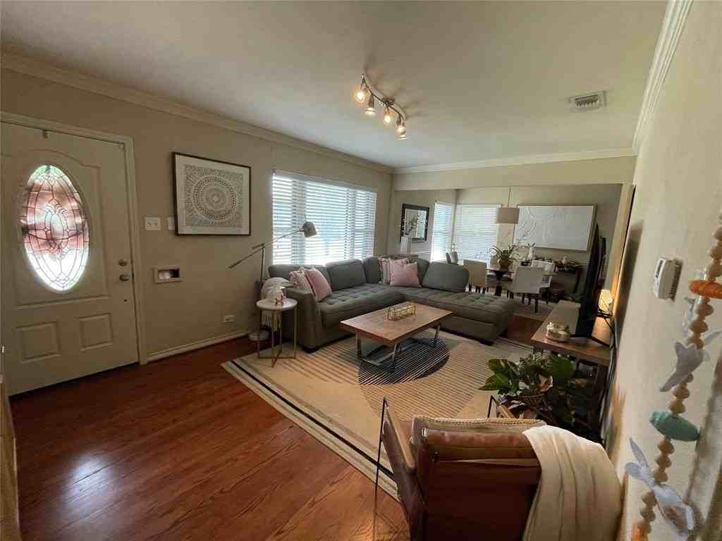 3719 Seguin Dr - Photo 5 of 25