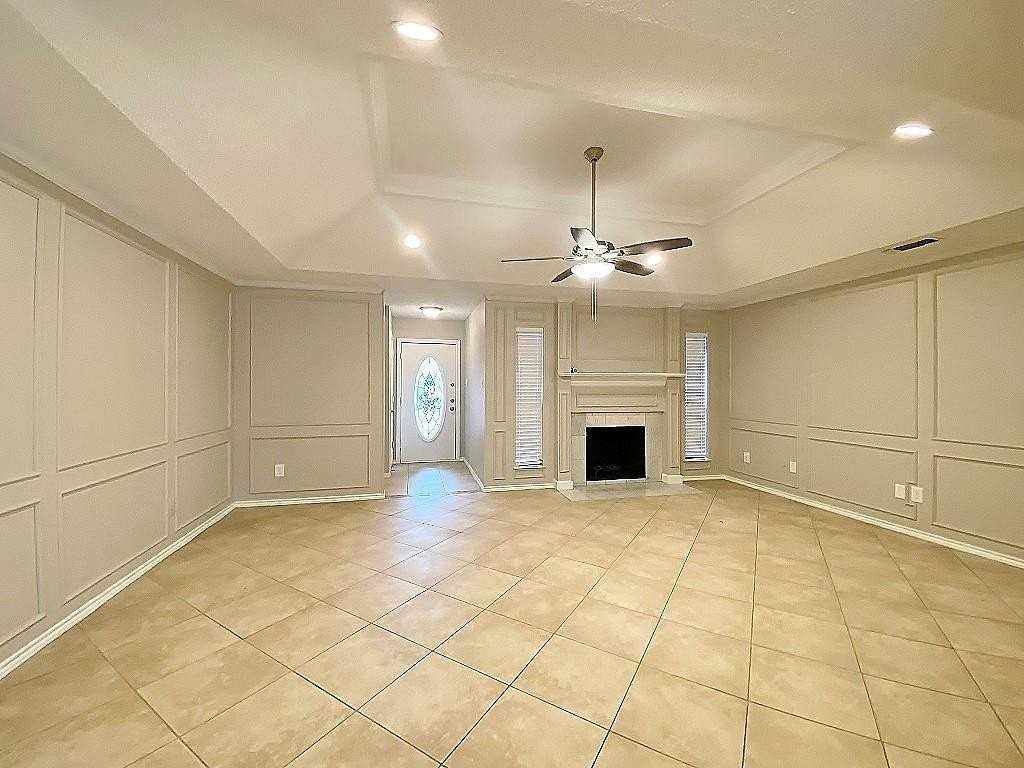 3704 Fairhaven Dr - Photo 3 of 23