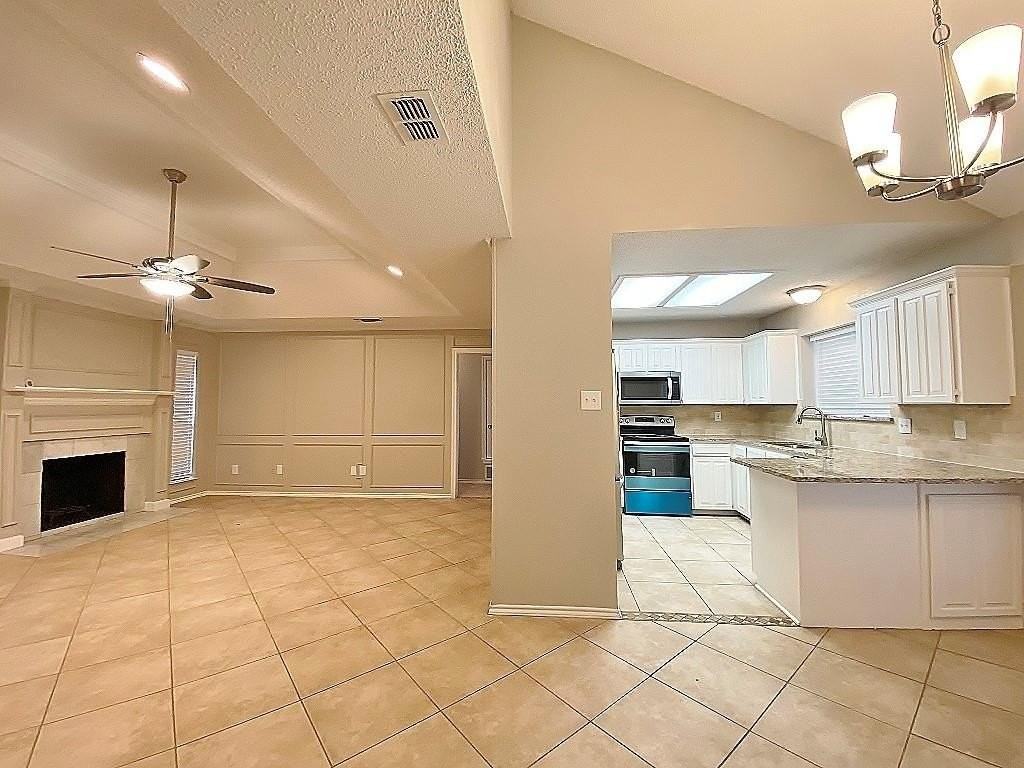 3704 Fairhaven Dr - Photo 6 of 23