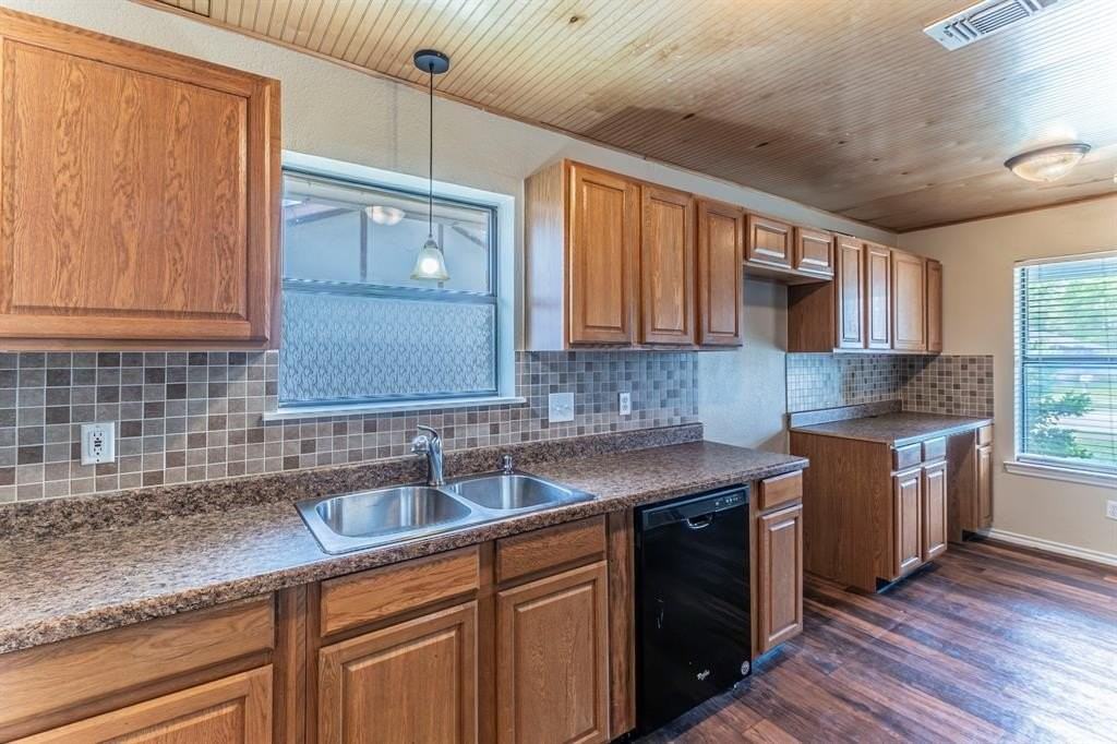 901 Easter Dr - Photo 6 of 25