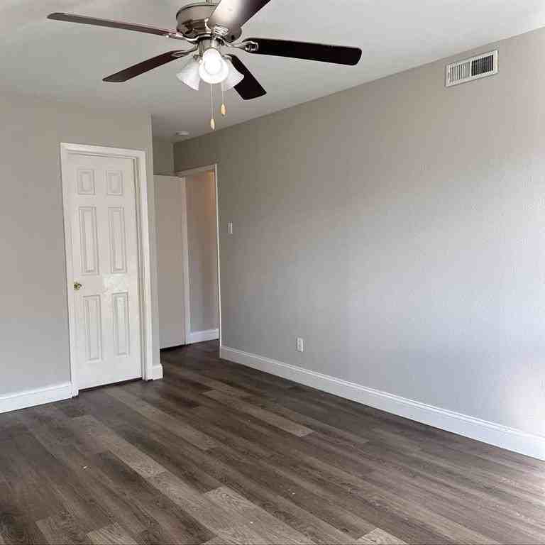 422 Woodmere Dr - Photo 6 of 12