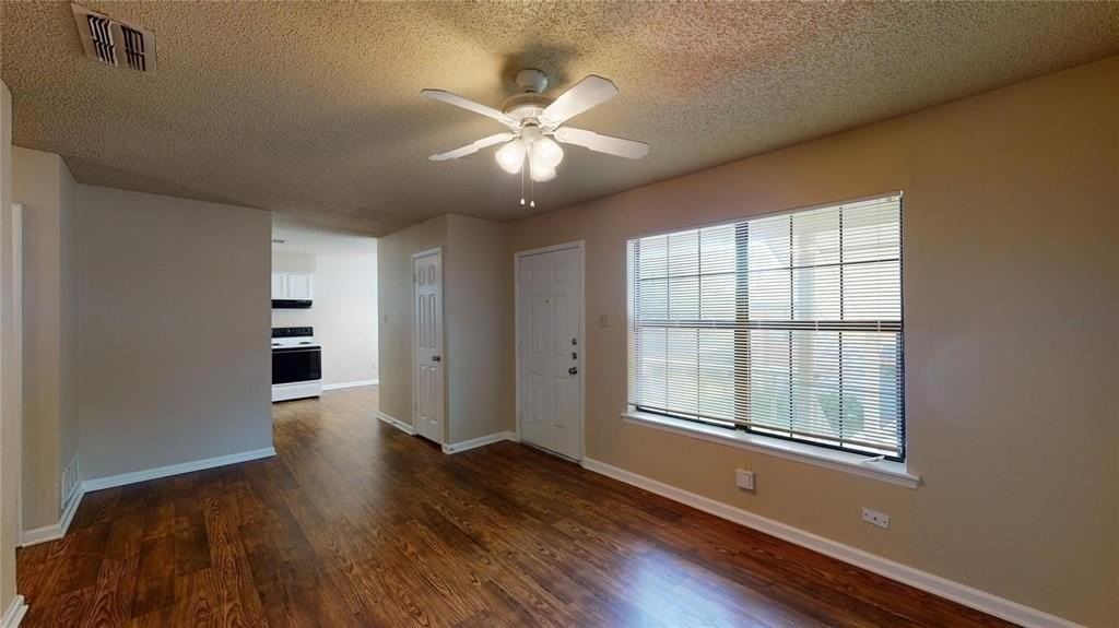 218 Renfro St #A - Photo 4 of 17