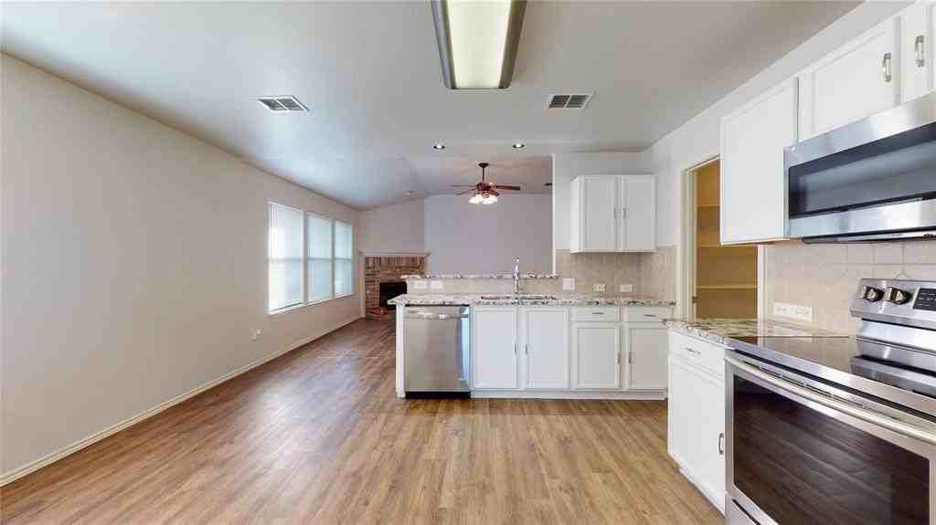 2015 Gardenia Dr - Photo 2 of 10