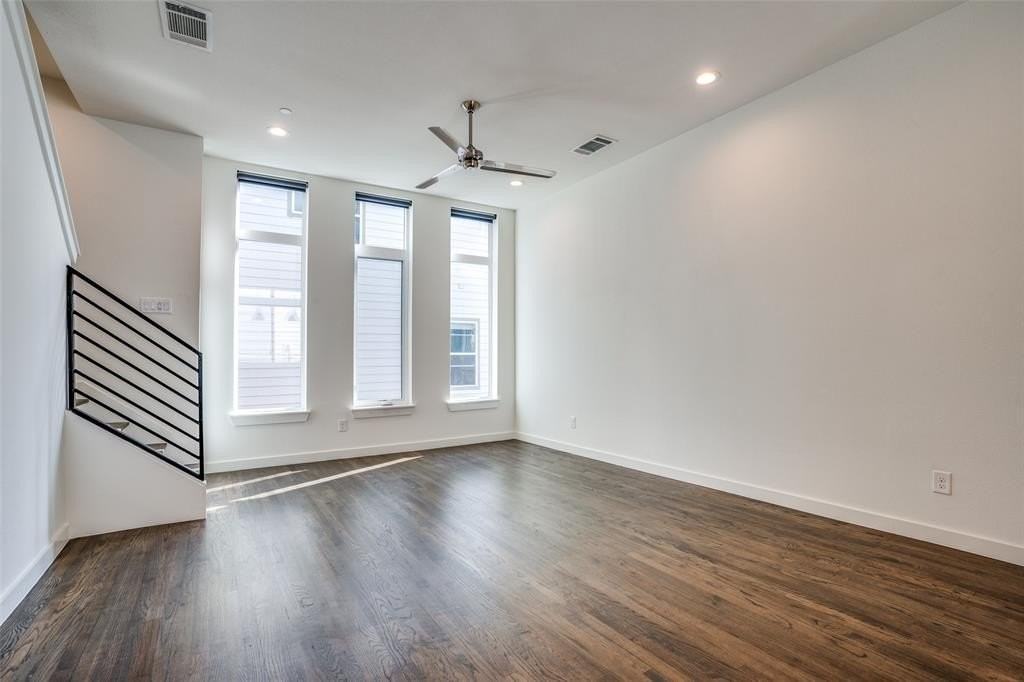 2200 Bennett Ave #406 - Photo 4 of 16