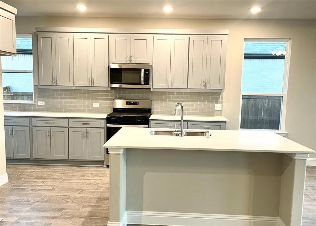 1309 Lavinola Ln - Photo 5 of 29