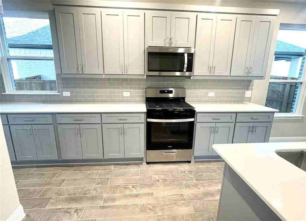 1309 Lavinola Ln - Photo 6 of 29