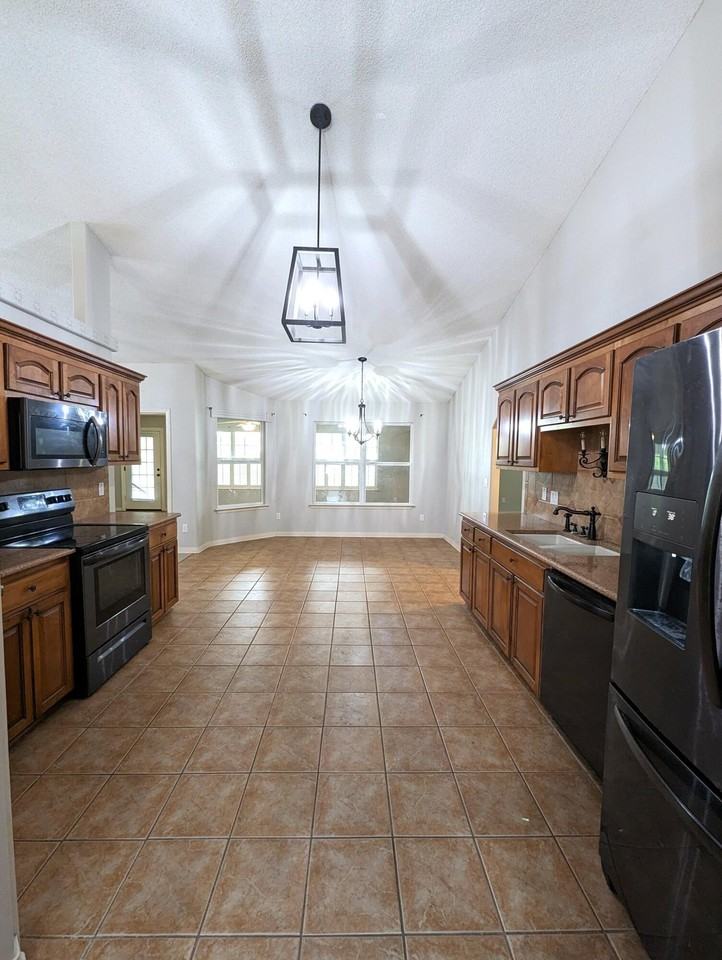 1822 Brooke Beach Dr - Photo 6 of 40