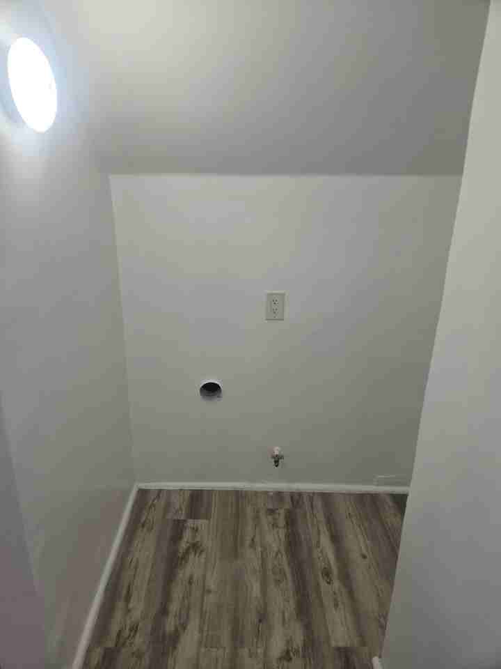 1322 N E St #1322-1 - Photo 3 of 10