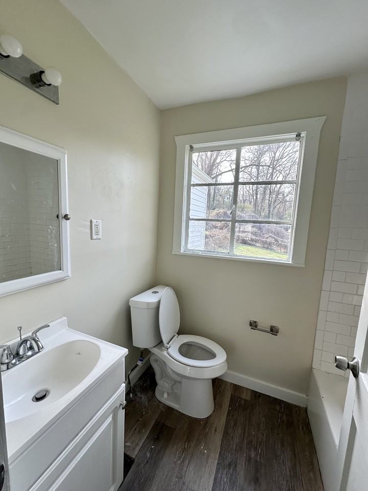 1303 9th Ave #1 - Photo 4 of 7