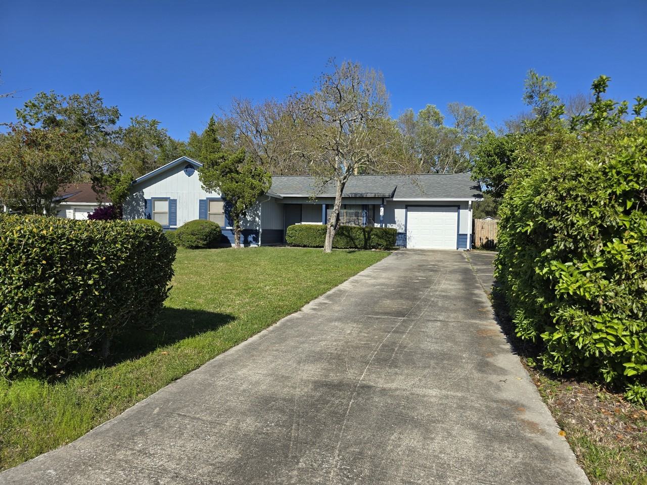 425 Sunnyside Dr #1 - Photo 2 of 47