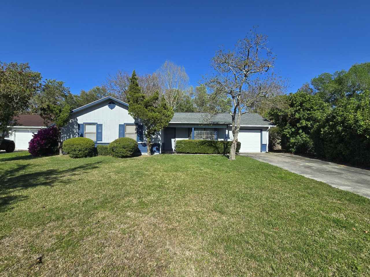 425 Sunnyside Dr #1 - Photo 5 of 47