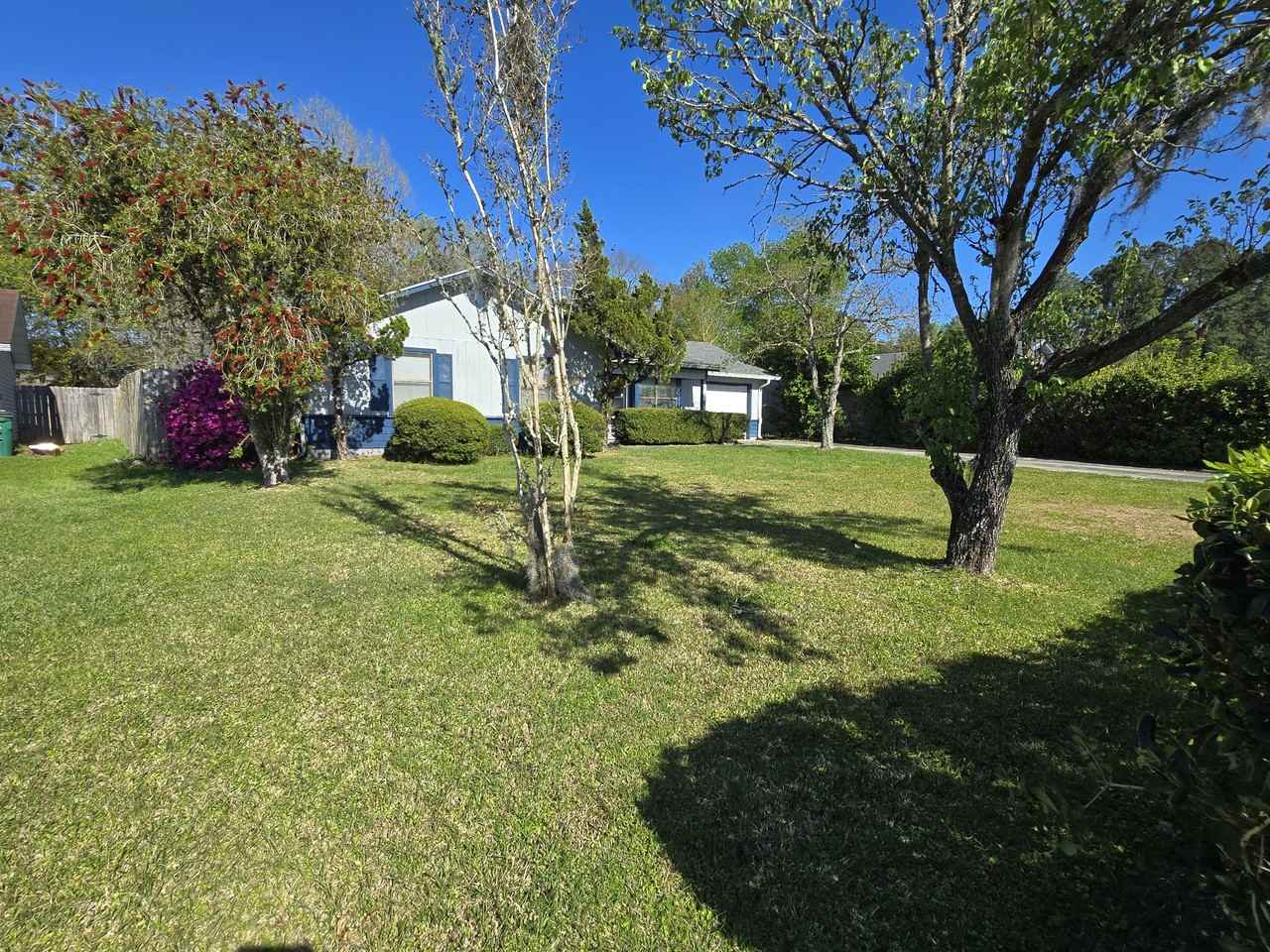 425 Sunnyside Dr #1 - Photo 6 of 47