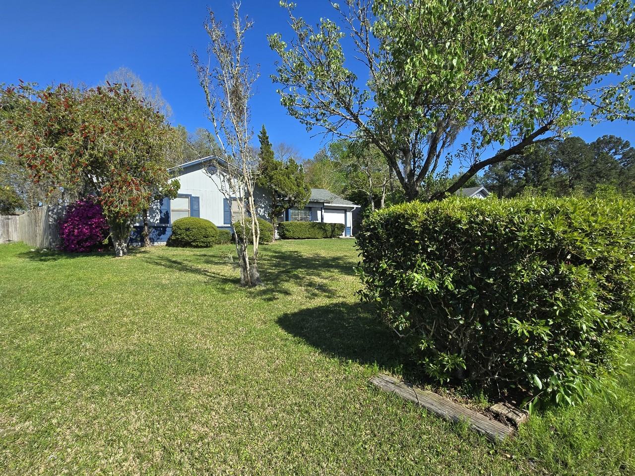 425 Sunnyside Dr #1 - Photo 7 of 47