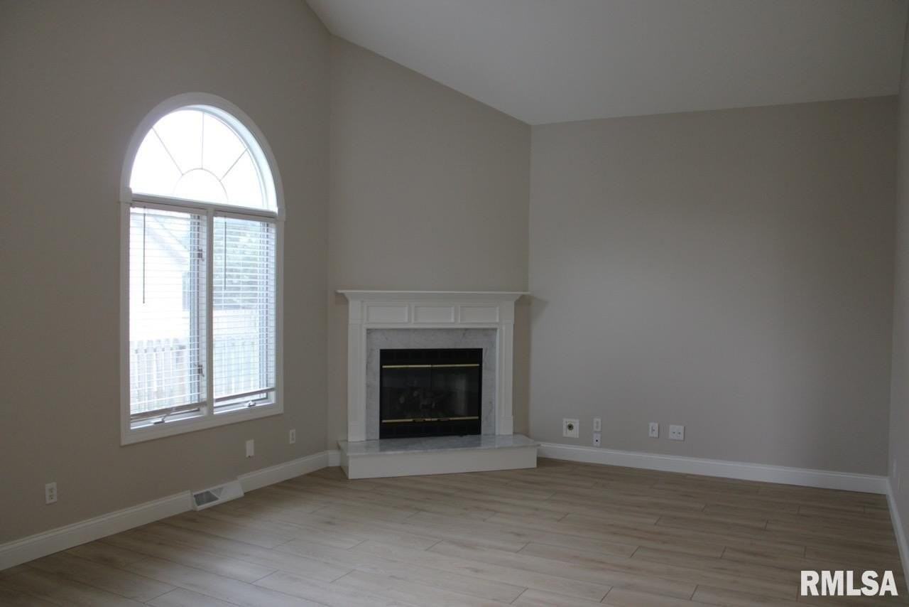 2807 Cronin Dr - Photo 4 of 15