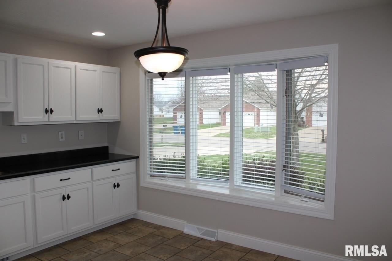 2807 Cronin Dr - Photo 6 of 15