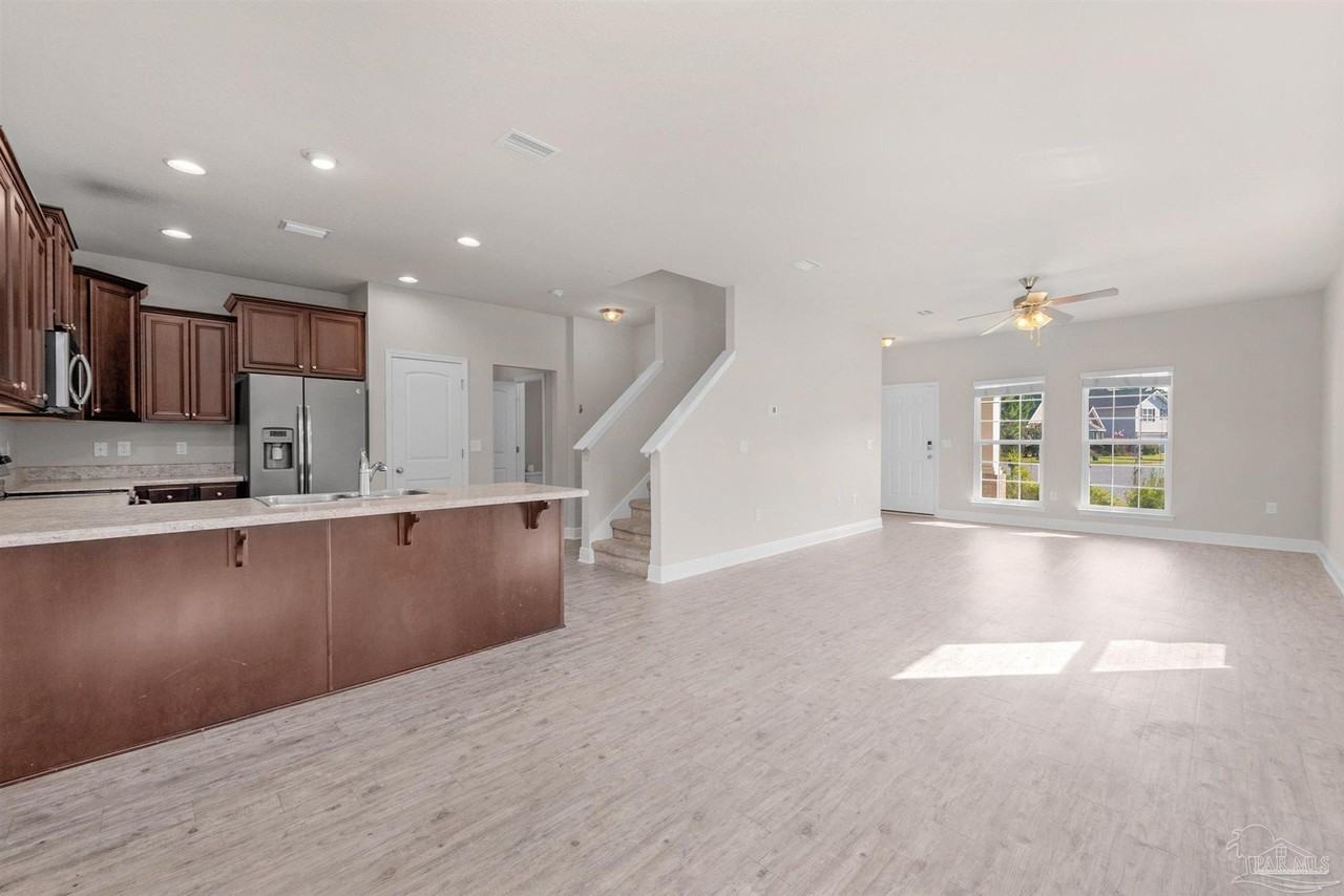 8645 Bucklebury Dr - Photo 2 of 37