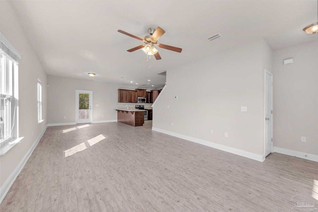 8645 Bucklebury Dr - Photo 6 of 37