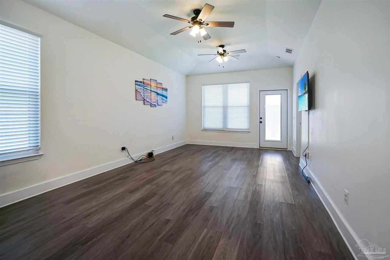 5214 Arrowhead Rd - Photo 4 of 18