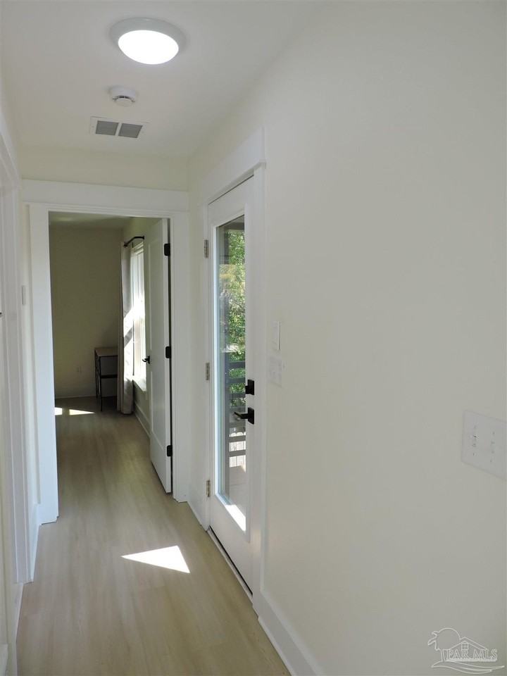 1702 E La Rua St - Photo 4 of 18