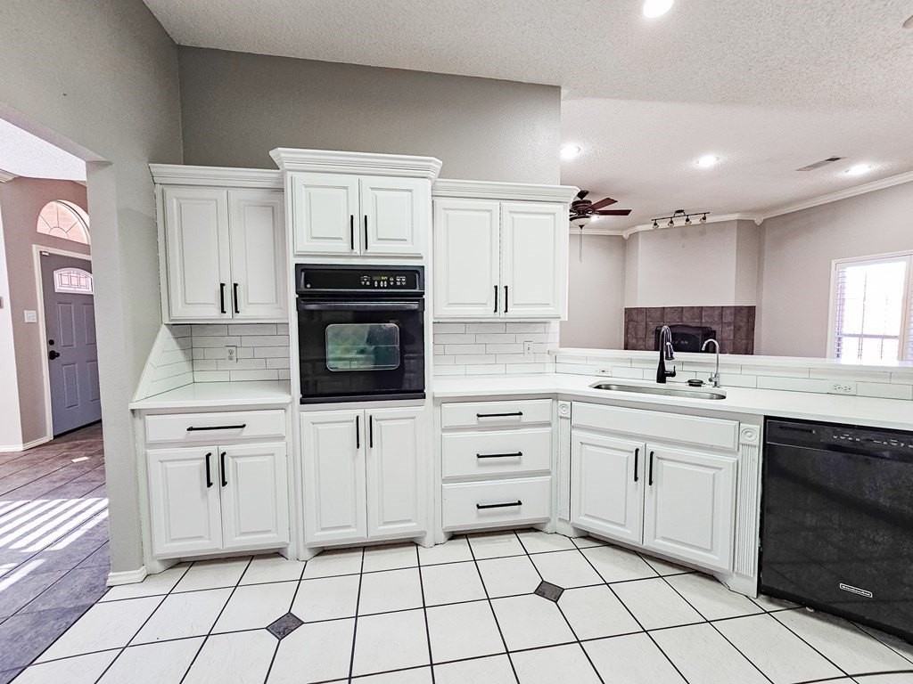 4801 Whitman Dr - Photo 7 of 24