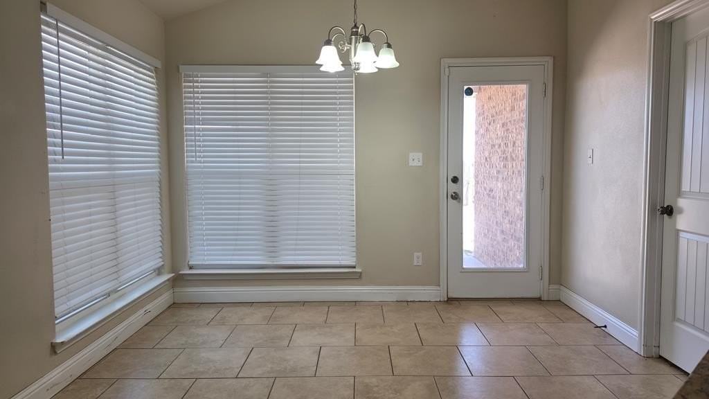 6011 Mile High Ln - Photo 3 of 17