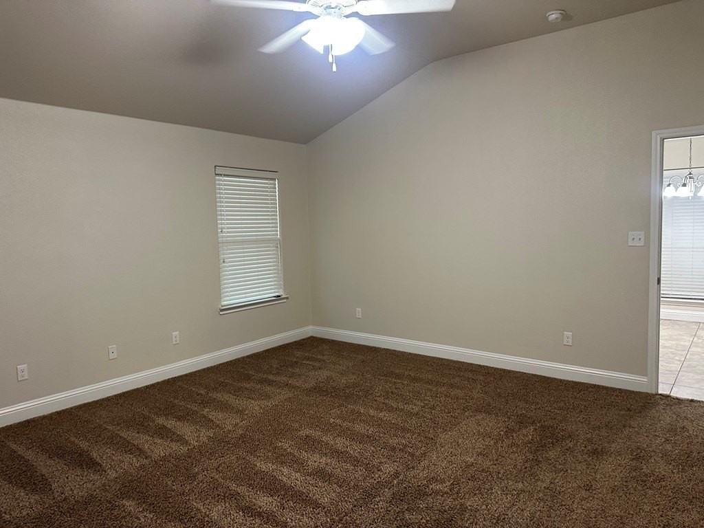 6020 Spahn St - Photo 3 of 20