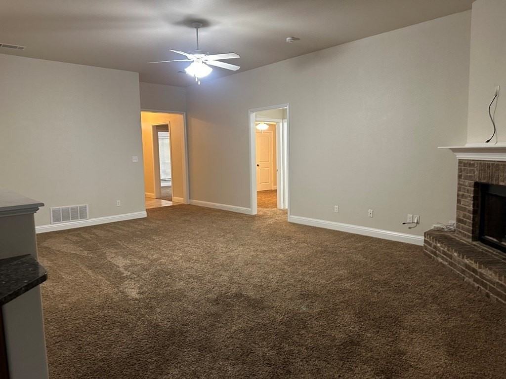 6020 Spahn St - Photo 5 of 20