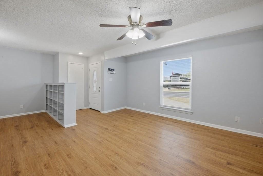 5110 Shadylane Dr Apt B - Photo 2 of 18