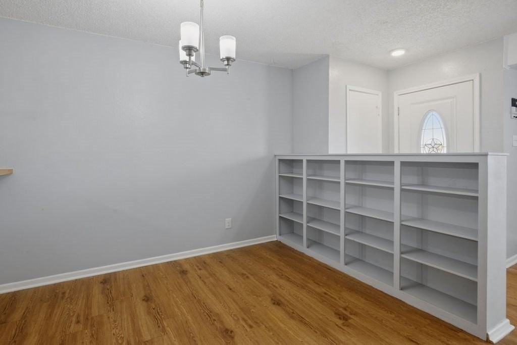 5110 Shadylane Dr Apt B - Photo 5 of 18