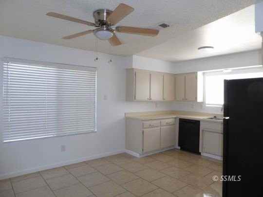 824 Capehart Ct Apt C - Photo 2 of 11