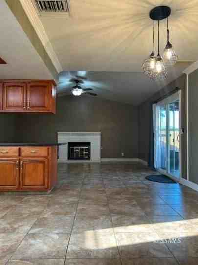 520 S Silver Ridge St - Photo 3 of 19