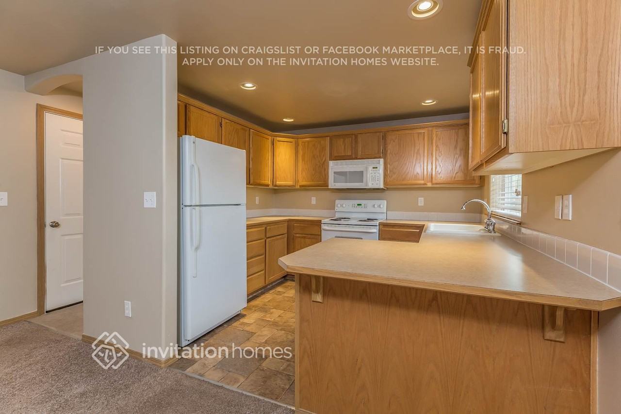 12106 29th Ave W - Photo 7 of 20