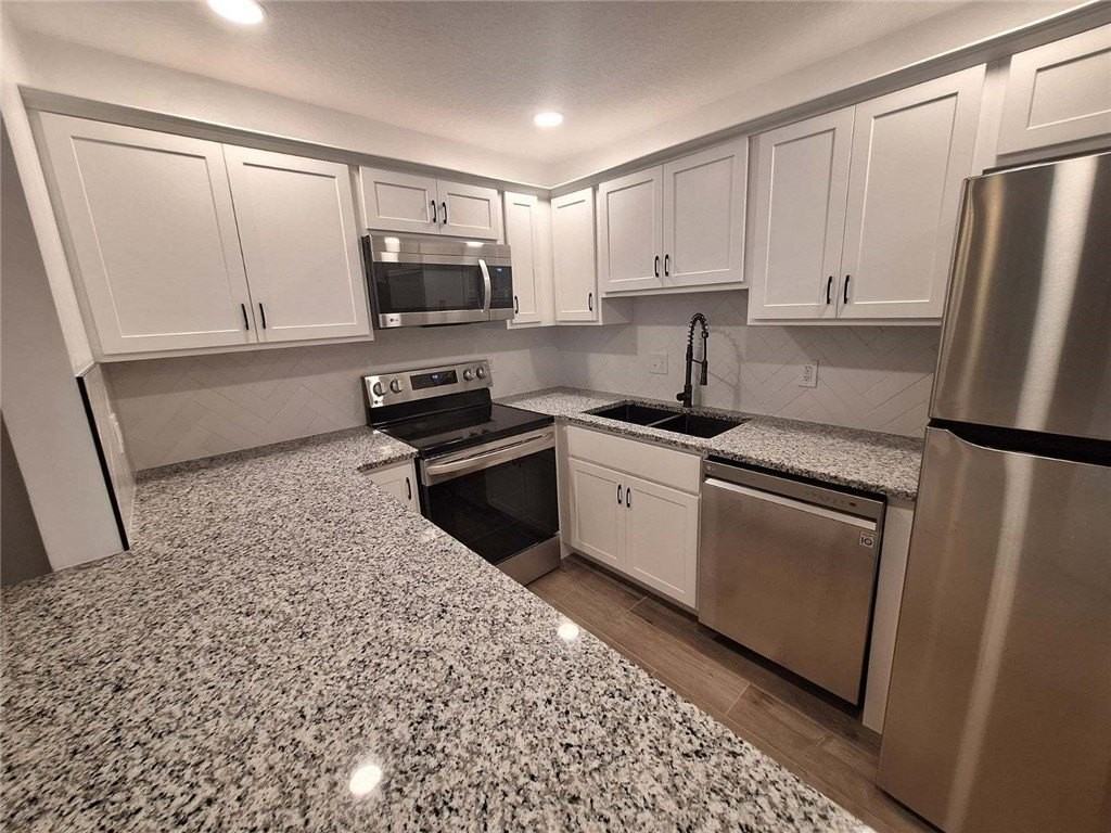 1965 Sw Silver Pine Way Apt E1