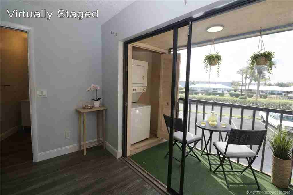 2083 Ne Collins Cir #8-90 - Photo 3 of 18