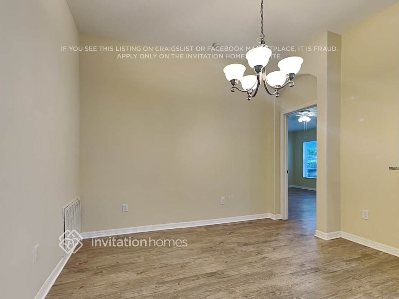 3252 Berwick Ln - Photo 4 of 17