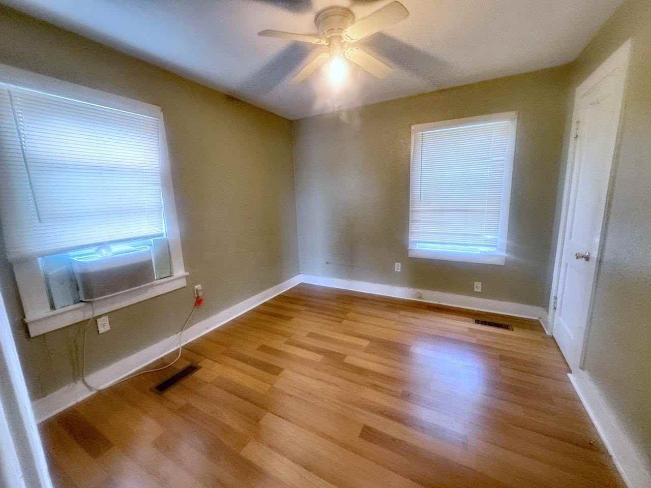 1407 Greenwood Aly - Photo 2 of 6