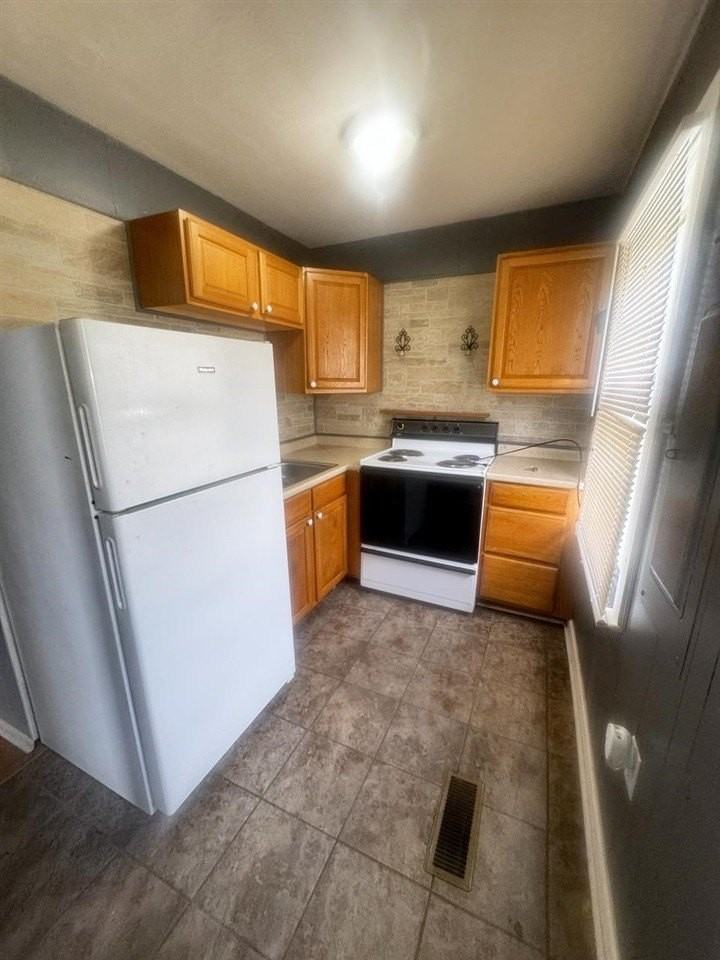 1407 Greenwood Aly - Photo 3 of 6