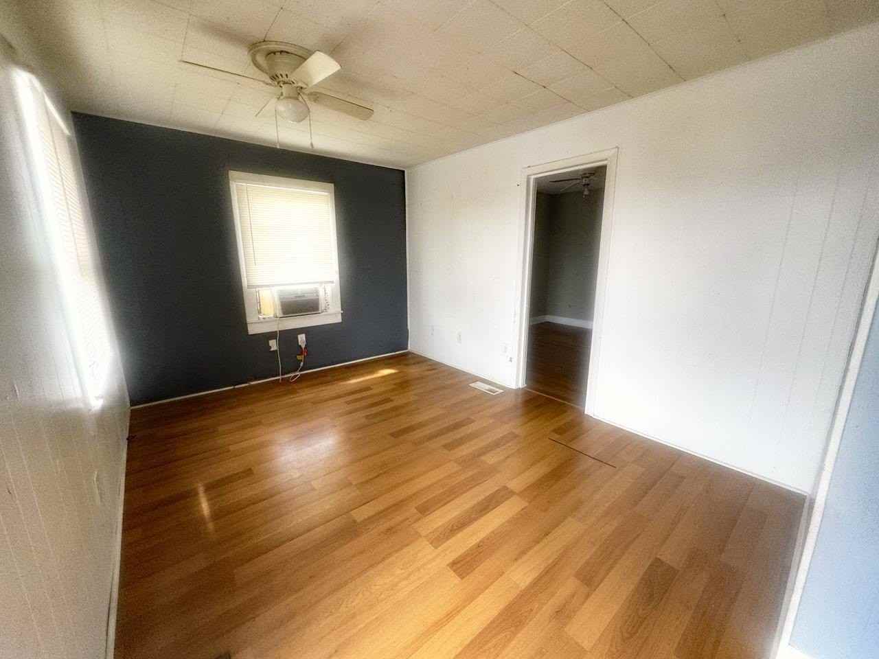 1407 Greenwood Aly - Photo 5 of 6