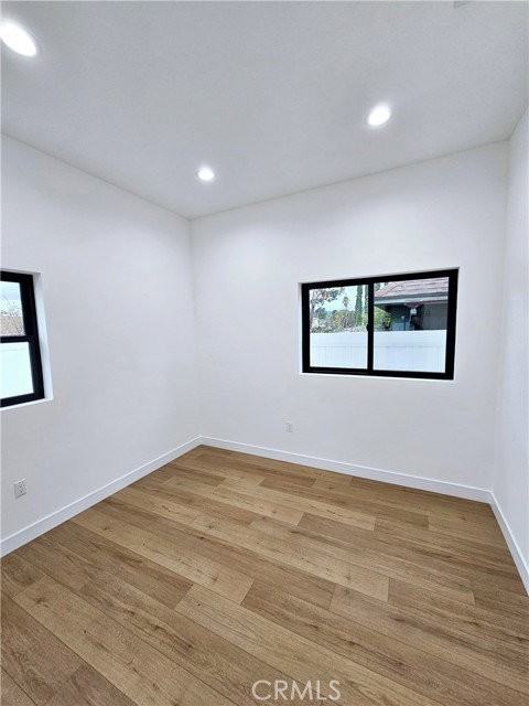 2581 Windsor Ave - Photo 2 of 8