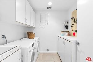 featured image of 211 S Valley St